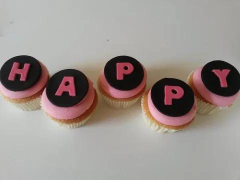 Fondant Word cupcakes