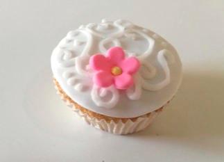 White fondant cupcake