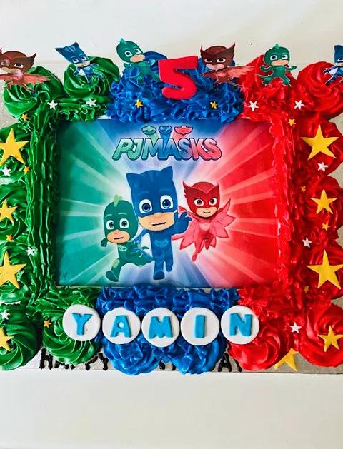PJ Masks and 18 cupcakes