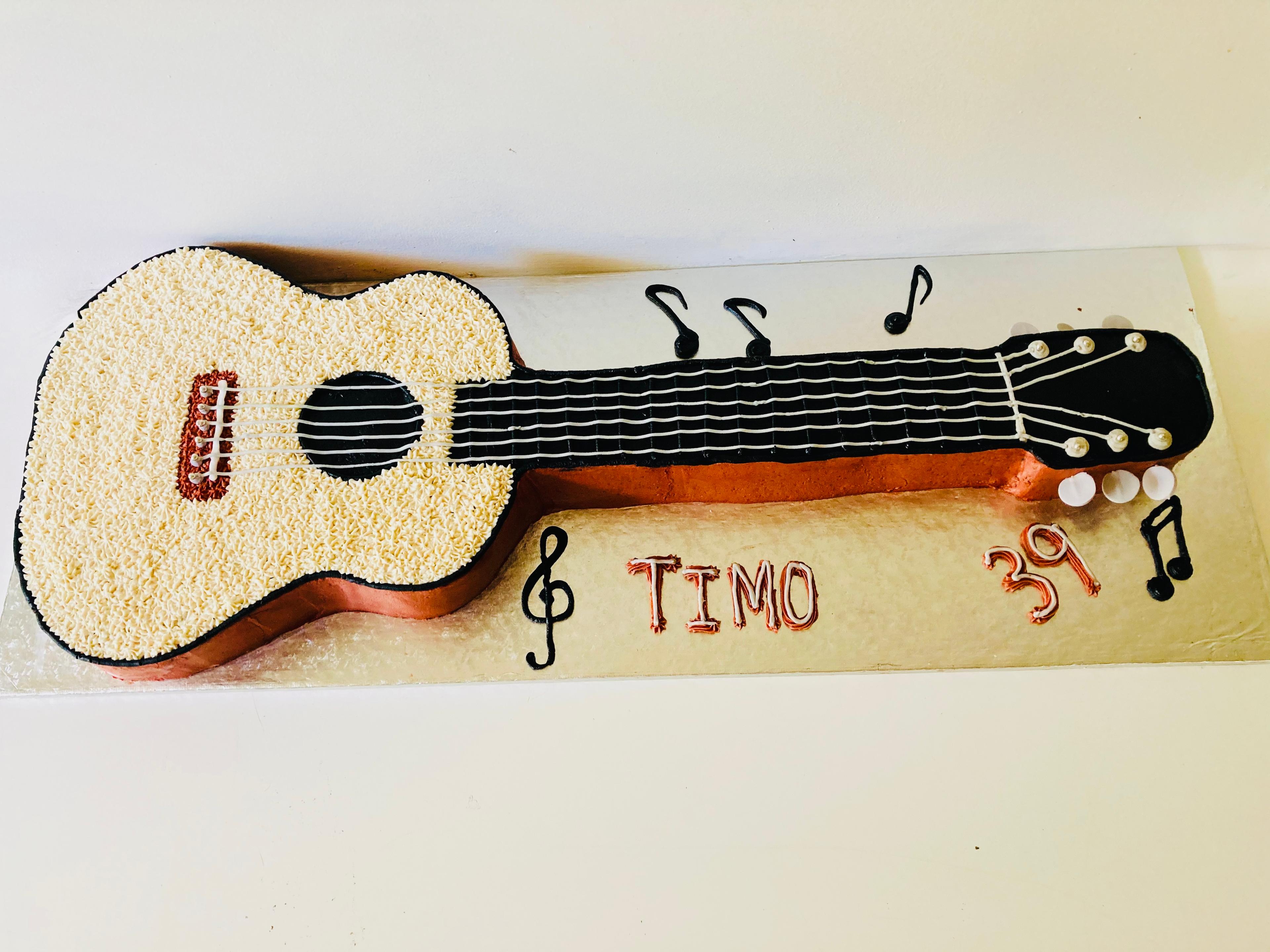 Acoustic Guitar Large