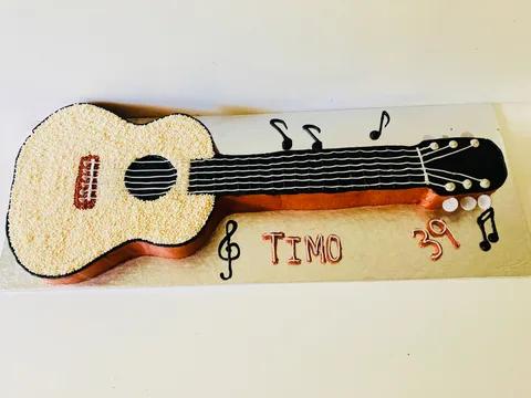 Acoustic Guitar Large