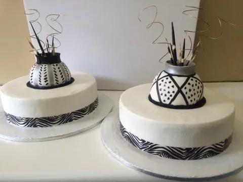Black’nWhite Pots (priced per cake)